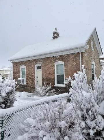 Adorable Fully Restored 1895 Pioneer House