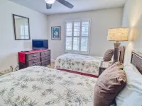 A Welcoming Beachfront 2BR/2BA, Vacation Home, W/D, AC, STEPS TO BEACH! Hotels in Kapaʻa