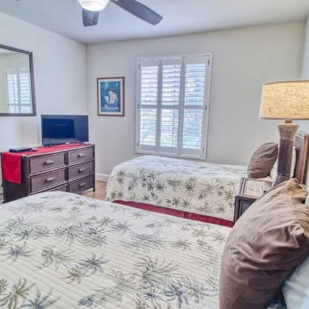 A Welcoming Beachfront 2BR/2BA, Vacation Home, W/D, AC, STEPS TO BEACH!