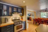 Tucked away mountain retreat w/Game Room & Hot Tub Hotels in McCall