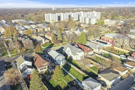 Modern apartment in great central location!