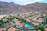 065127 3BR STUNNING Ground Floor Resort Villa w/Mt Views, Pool steps away