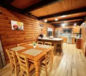 Fast WiFi; Pools, Hiking, Fishing, Golf.  Dog Friendly, Sports Center