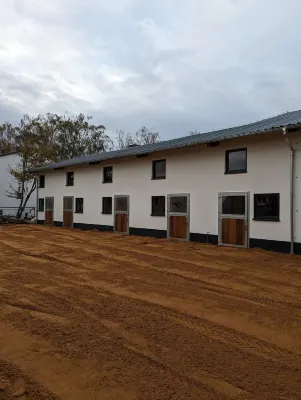 Modern Vacation Apartment on the Horse Farm 4-6 Persons Lan, Smart TV* Hotel di 