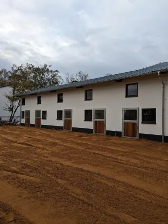 Modern Vacation Apartment on the Horse Farm for 2-4 People Lan, Smart TV*