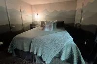 2 Blocks from Resort Base! 2b-2ba Newly Remodeled!