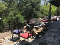 Private Luxury King Suite With Golf Course View - Best East End Location