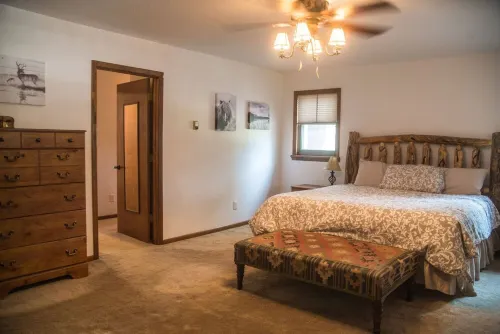 Newly Renovated, Near Country Club and Ski Resort, fiber internet & Hot tub*