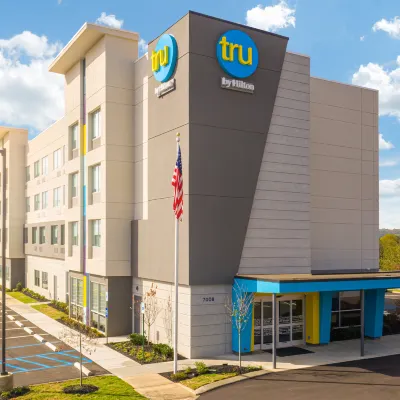 Tru by Hilton Chattanooga Hamilton Place Hotels near Drake Forest