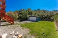 Luxury Durango Retreat, 5 Min to Downtown, Hot Tub, Views, Games, Pets Welcome!
