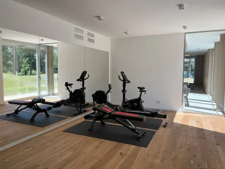 My Marina apartment with pool and sauna by the lake Отели в г. Бад-Заров