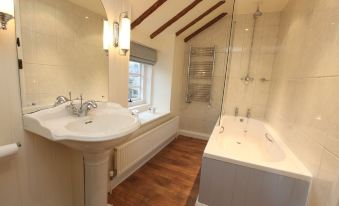 Style and Comfort - Welcome to The Bobbin