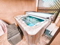 Peaceful Falcon Hot Tub Pet Friendly 3 King Beds - Homestays