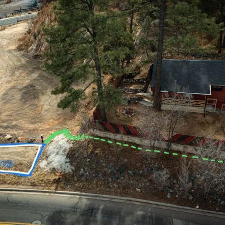 Rustic Cabin Bordering the Pines, Less than 1mi to DT Square