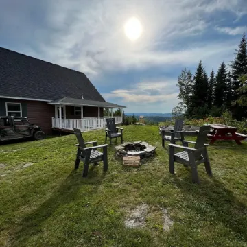 Back Lake Views! Sleeps 12, Flat Rate, Direct Atv & Private Snowmobile Access!