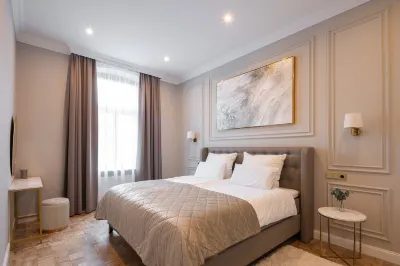 Aurum Suite - Luxurious City Apartment