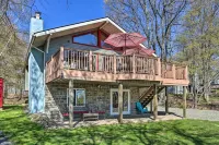 Lakefront Luxury Escape! Hot Tub  Fire Pit Fireplaces Billiard Private Dock Hotels near Mountain Vaporz