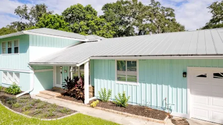 Close to Anna Maria Island! Sleeps 20 in Beds. Family Friendly Amenities!