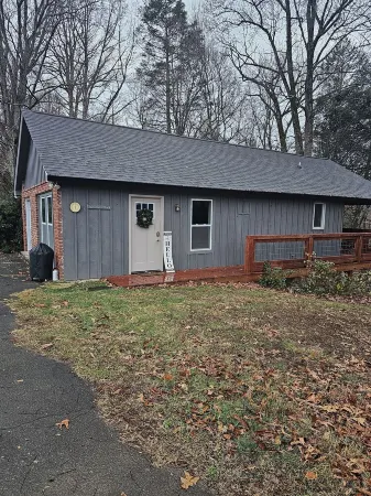 Fishing Cottage on a farm w/hot tub, walk to trophy trout fishing