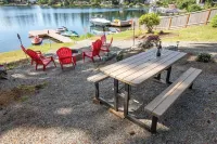 Lakefront 2 bedroom retreat