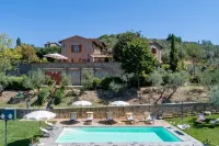 Corte della Luna, elegant villa with swimming pool surrounded by a suggestive olive grove -  Ferienhäuser