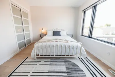 -The Cotton House- Modern, Clean, Close to MSU! 블레이크슬리 스타디움 주변 호텔