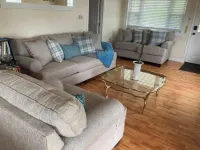 Cozy city cottage, one floor, covered porches, quiet neighborhood Hotels in Newark