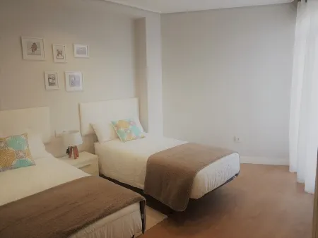 Spacious apartment renovated with a modern style, located in the Pza. Ourense major Отели в г. Оренсе