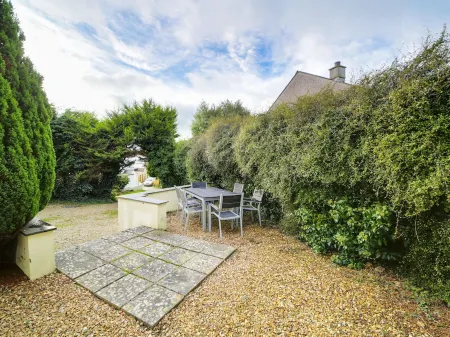 Port View House, Pendoggett - Stunning five bedroom house, sea views, parking