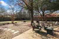 Remodeled Lake Texoma Beach Themed House Walking Distance to Neighborhood Beach