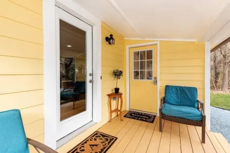 Near Downtown Waxhaw Mellow Yellow Suite A