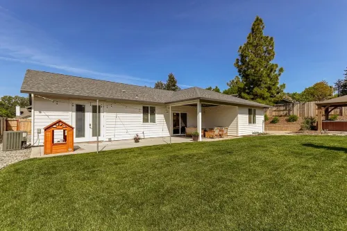 Quartz Hill Manor | hot tub w/ peace & quiet