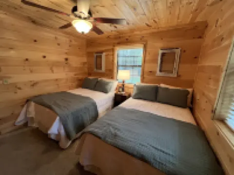 Large house on the lake sleeps 16!