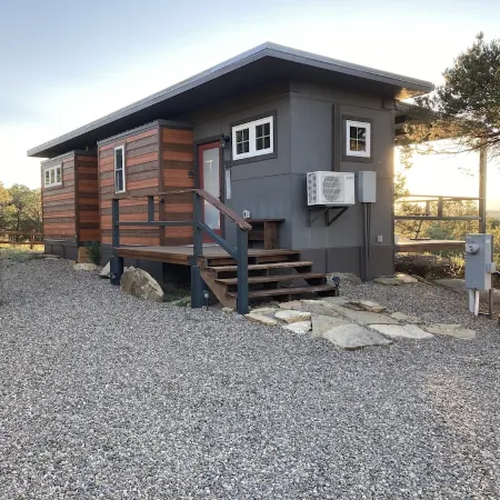Cozy Tiny House Escape with Jaw Dropping Mountain and Lake View Perfect for Two!