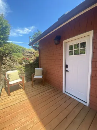 Downtown Camas Apartment