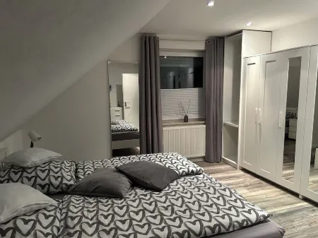 Modern, spacious vacation apartment Отели рядом с достопримечательностью «Weihnachtliche Rathausstraße»