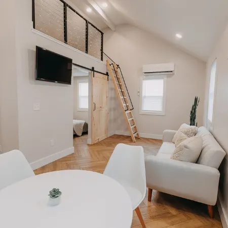 The Loft w/outdoor fire pit