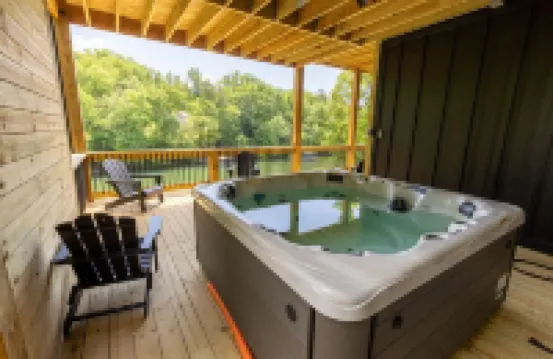 The Black Pearl on Norris Lake