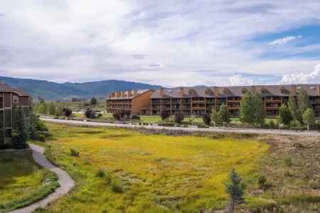 Granby Condo: Ski, Hike & Golf Отели в г. Грэнби