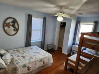 Relax & Renew in a WATERFRONT Cottage , private pier, kayaks, fishing, wineries.