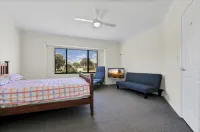 Day dream's entertainer - 150m from beach