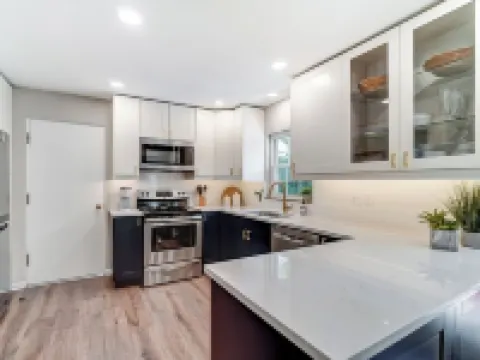 Completely updated home! -Close to hospitals, UD, Wright Patt Air Force Base. Hotels in Kettering