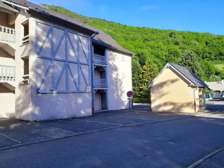 Refuge Cosi: apartment in a residence at the foot of the mountains overlooking the river