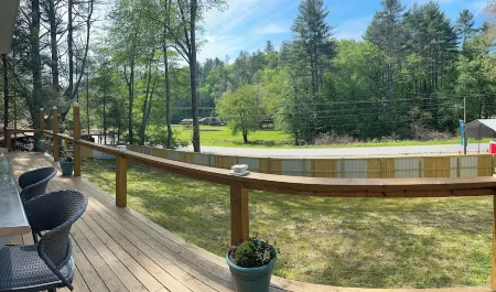 New home close to DuPont and Pisgah National Forest Отели рядом с достопримечательностью «Fred W. Symmes Chapel»