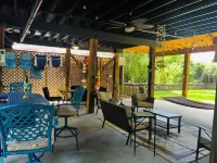 Island Paradise! Come enjoy our renovated duplex!