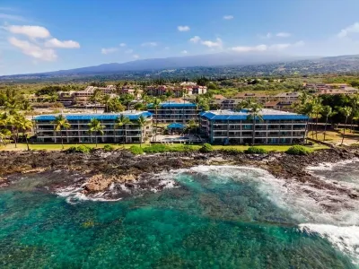 Exceptional Kona Reef Condo: Full AC, Oceanfront, Easy Walking Distance to Town