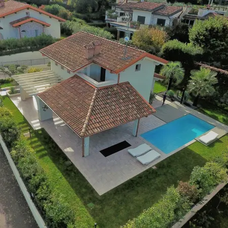 Vacation home "Casa sulle colline di Barcuzzi" Pool, garden & barbecue