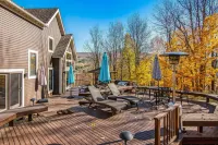 Huge Waterbury Home near Stowe Mountain / views & sauna