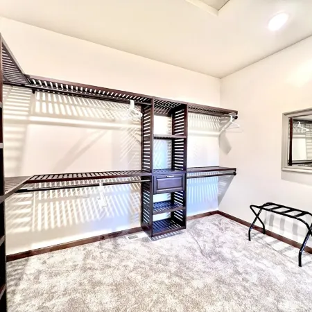 New home, close to skiing, hunting, rodeos, hiking. Fenced yard, pet friendly.