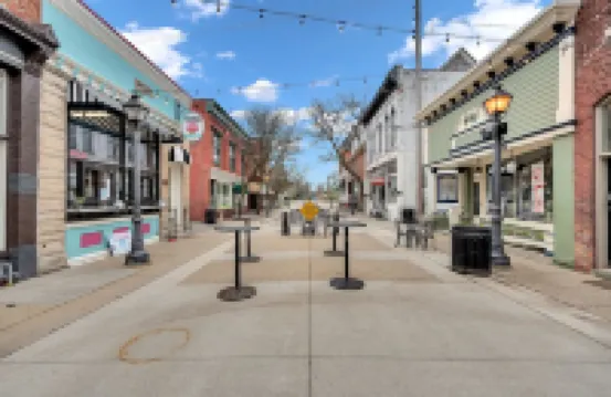 The Holly Herald Downtown Battle Alley